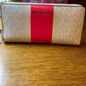 Michael Kors wristlet/wallet